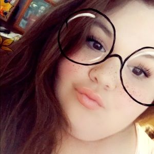 Meet your Posher, Marissa